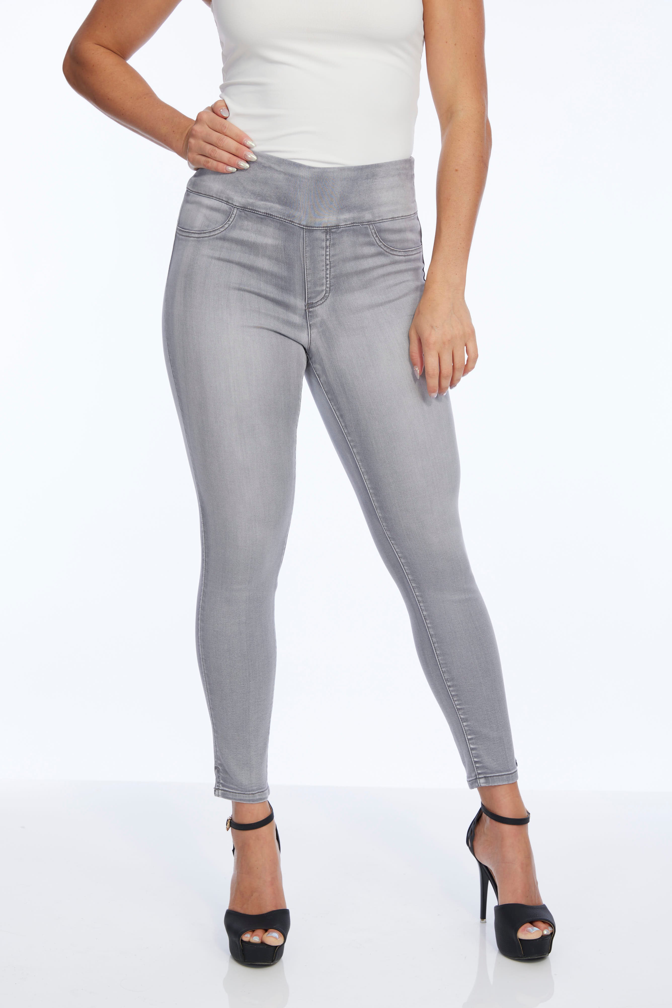 Petite Cropped Jeans