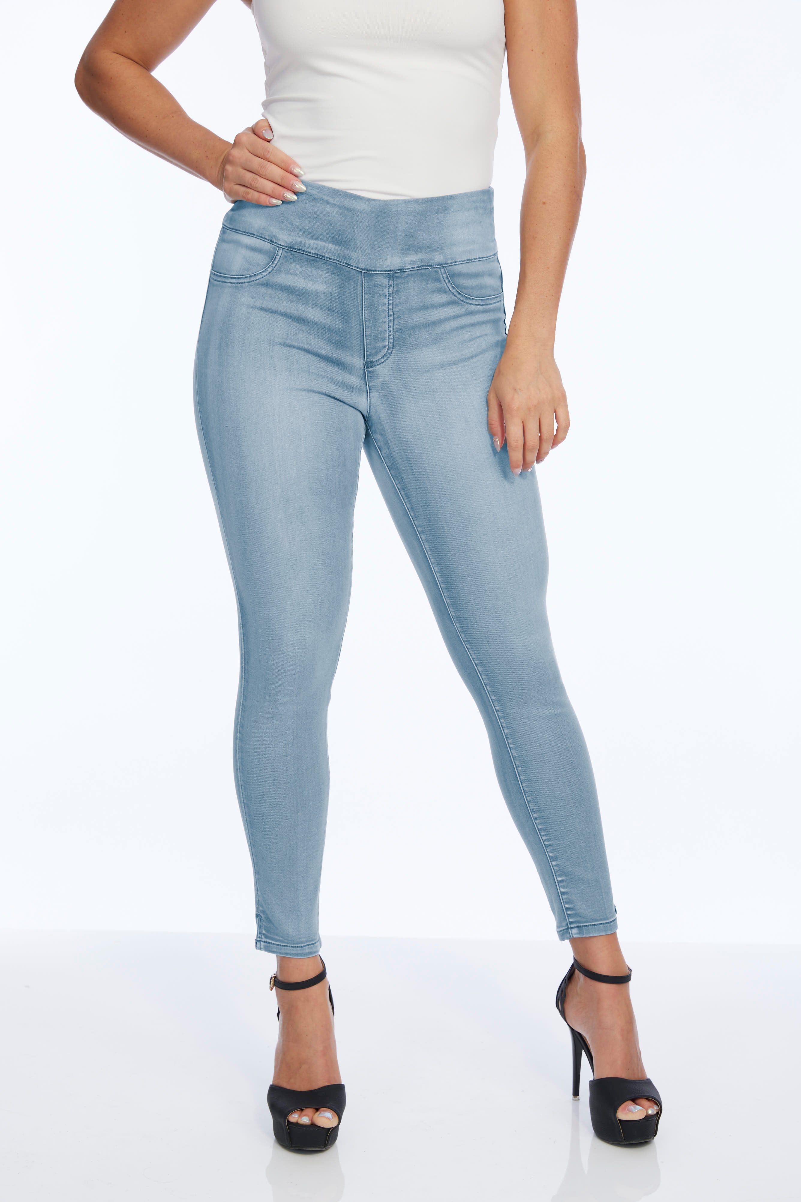 Women's Petite Cropped Jeans